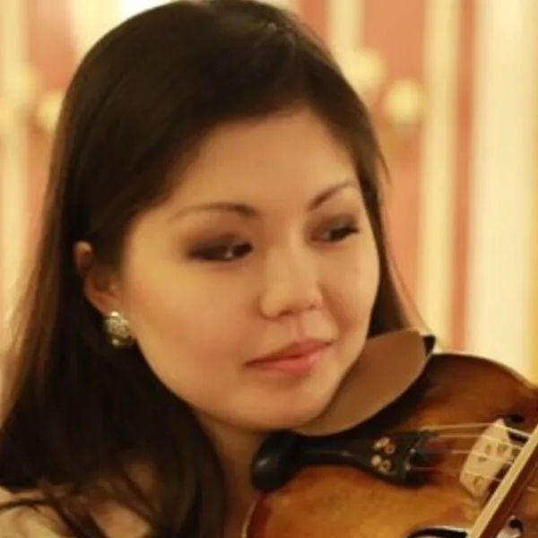 Akhmetova, Leila