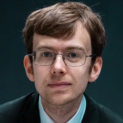 Degavino, Dominic
