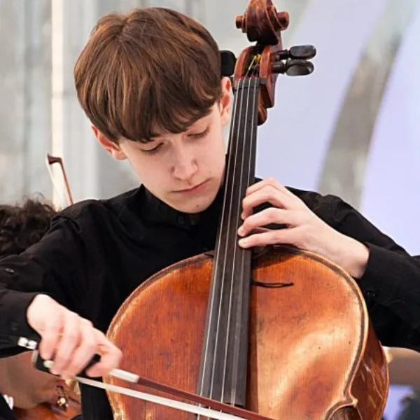 Devich, Gergely