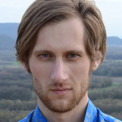 Hrdina, Marián