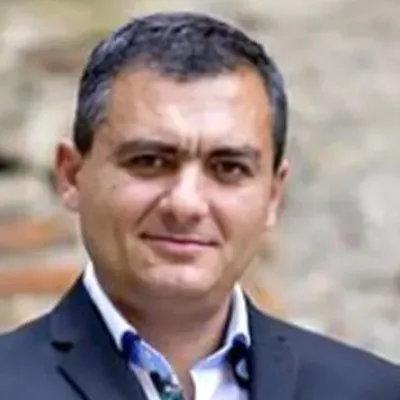 Lakatoš, Róbert