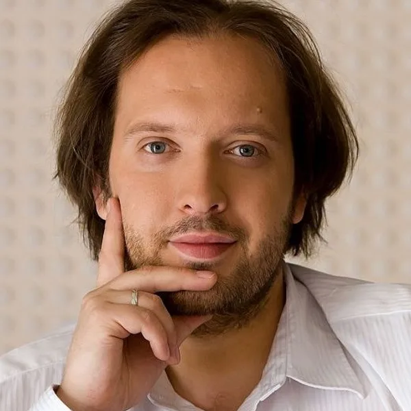 Nouzovský, Petr