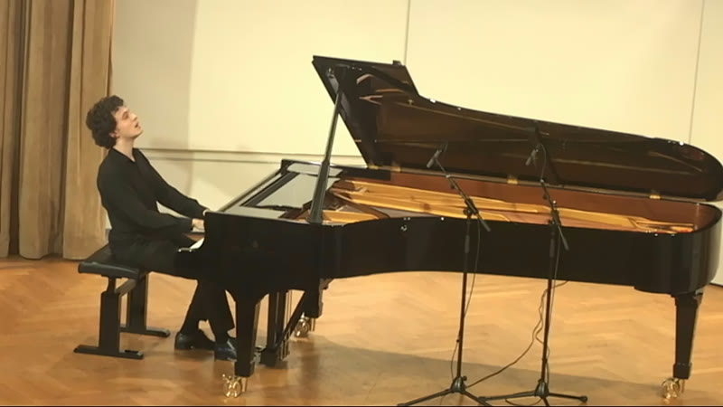 Nikola Bogomilov (Bulgaria) – 1st Round