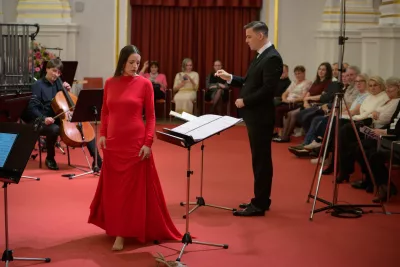 Quasars Ensemble – © Alexander Trizuljak