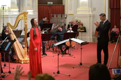 Quasars Ensemble – © Alexander Trizuljak